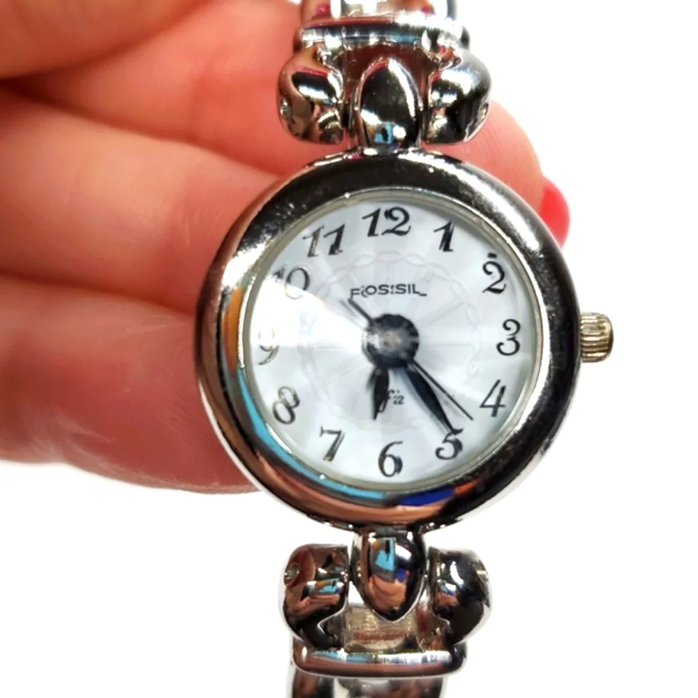 Vintage Fossil F² Watch PC9695 Rivoli Crystal Silver Band Watch